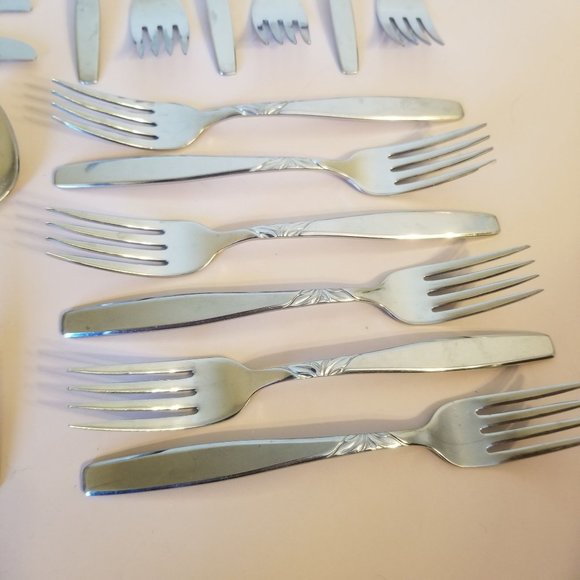 24‎ pc Supreme USA Flatware Lot Stainless Steel Gift 6 Place Setting - Picture 7 of 8